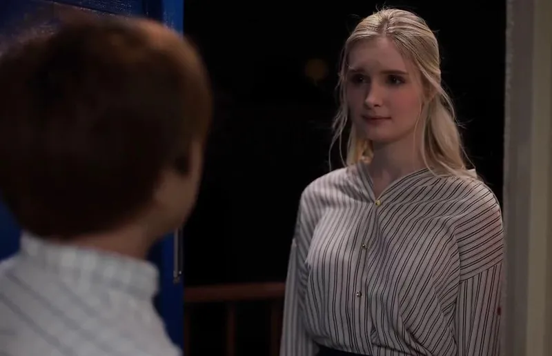 Cô đơn nơi xứ lạ với người chồng già, vợ yêu tây được thằng hàng xóm an ủi